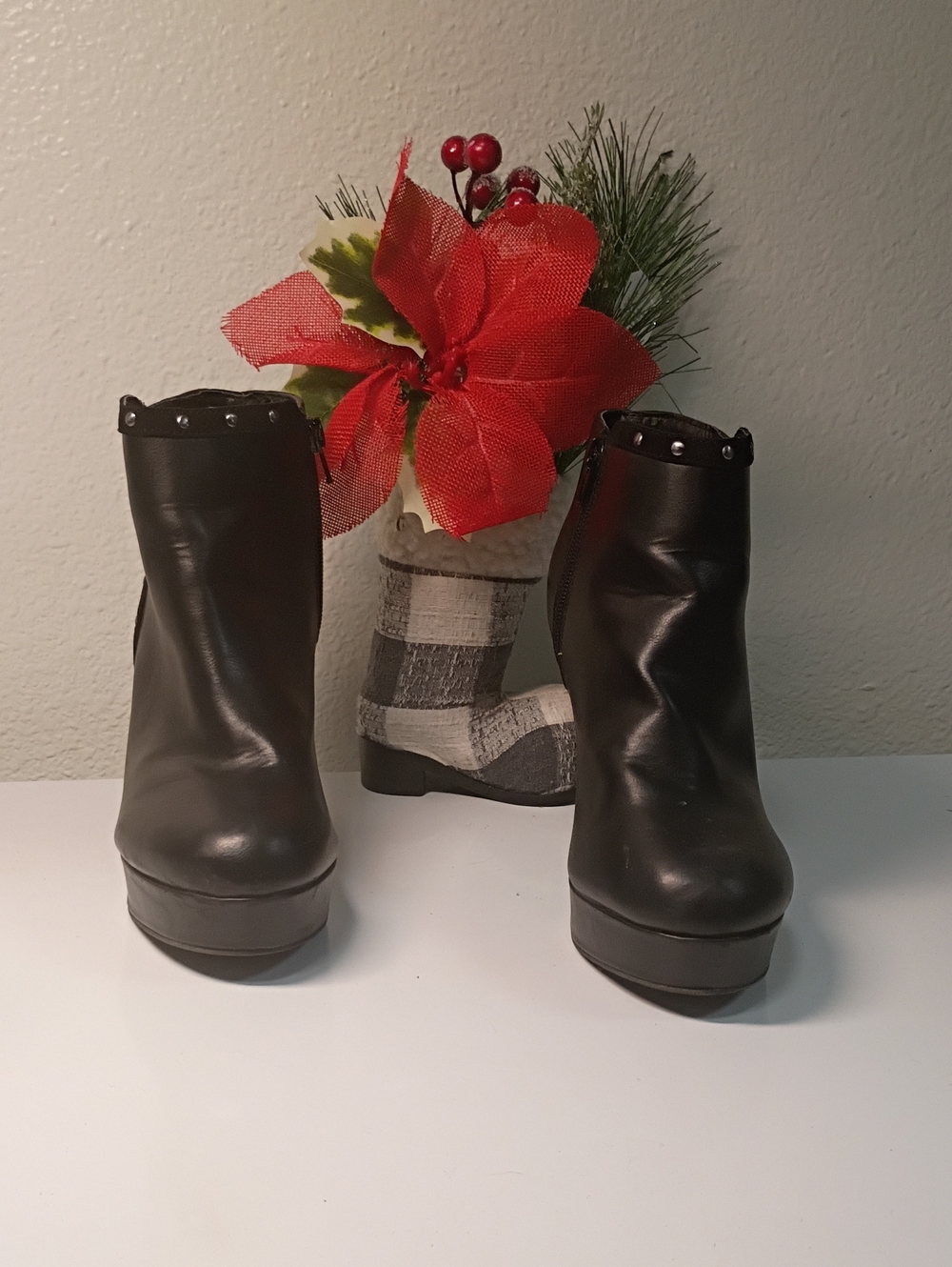 Report Black Stud-Trim Platform Ankle Boots